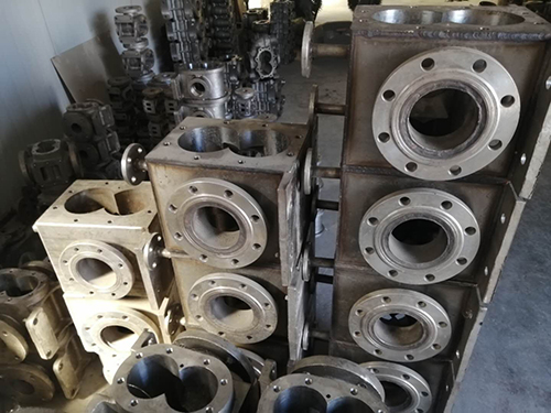 不(bu)鏽鋼保溫(wen)齒輪泵配(pei)件