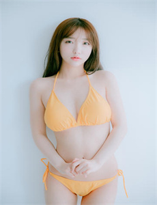 皮裘大衣女人