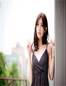为什么女生会操出水-男生亲吻女生胸部视频